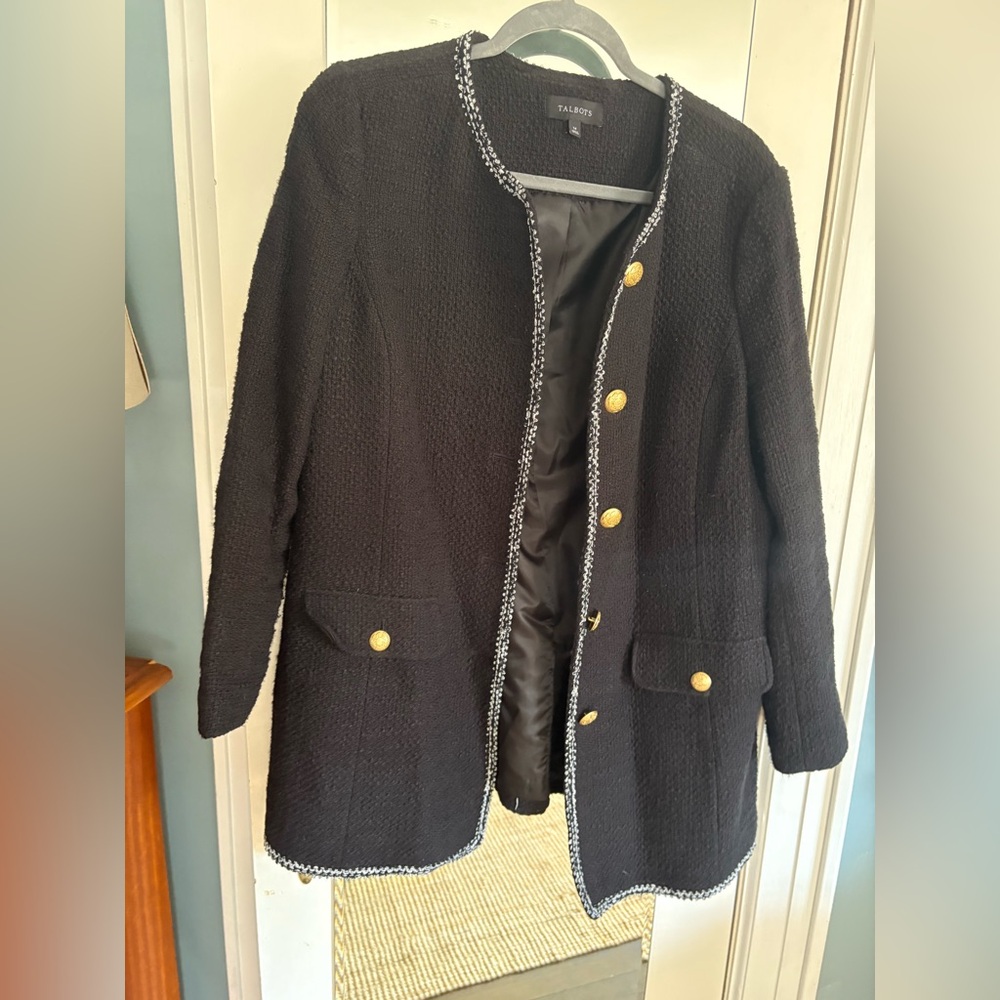 Chanel-like jacket - Picture 1 of 3